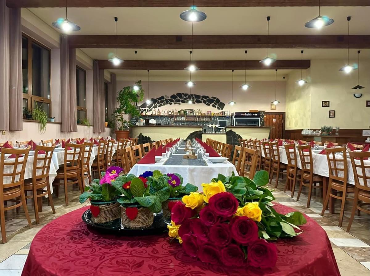 Horsky Hotel Podjavornik Papradno Buitenkant foto